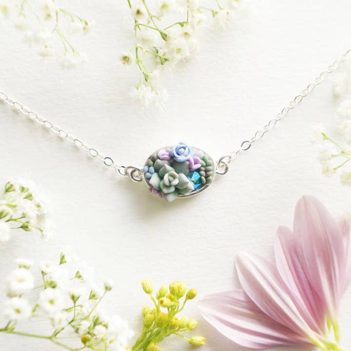 Bitty Sideways - Collana ovale per la vendita all'ingrosso da parte di Colourful Blossom