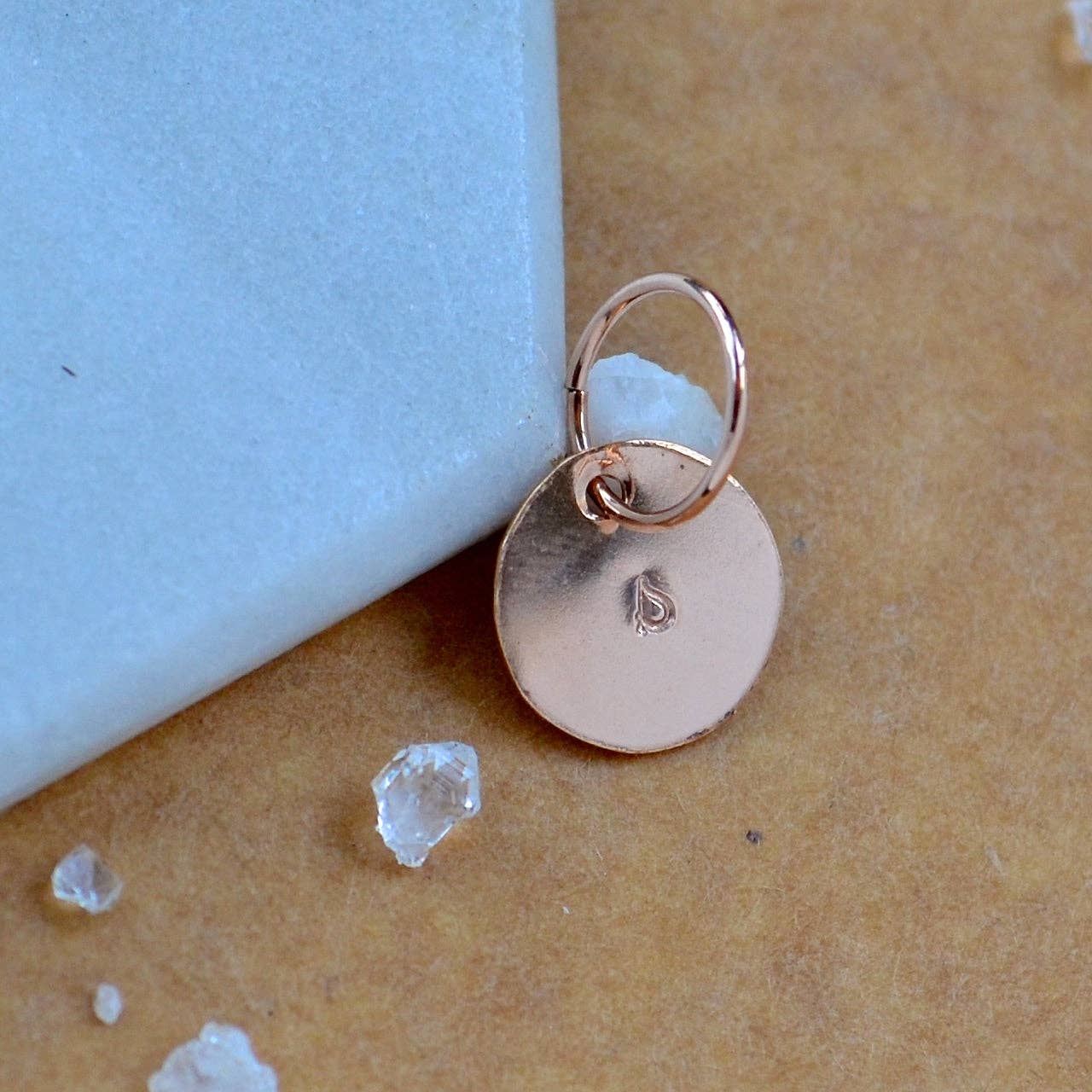 Foamy Wader - Venta al por mayor Abalorios/colgantes individuales - Set de abalorios con letra cursiva en minúscula, con letra cursiva, triple metal63