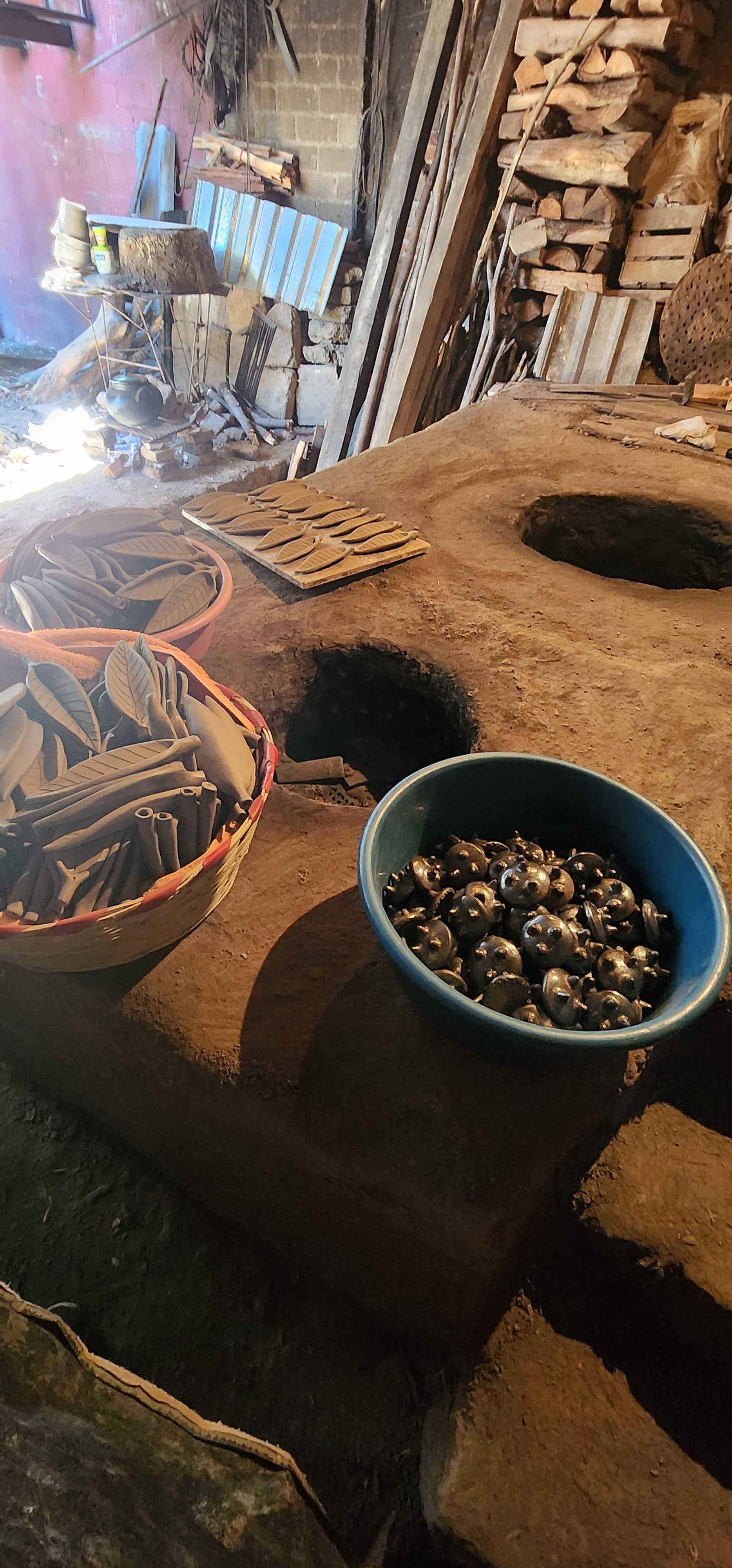 Between Heaven & Earth Mfg. – Großhandel Räucherstäbchenhalter – Mini-Räuchergefäß aus Oaxacan Barro Negro Keramik4