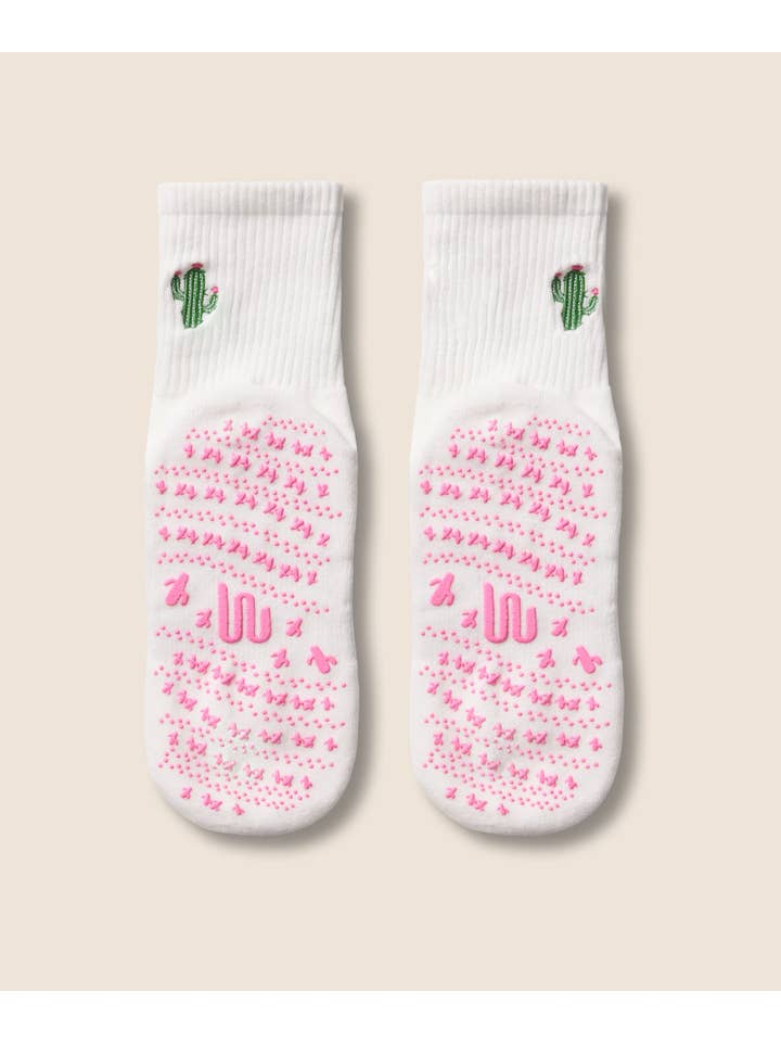 MoveActive - Wholesale Socks – Women's - Crew Non Slip Grip Socks - Señorita Spike3