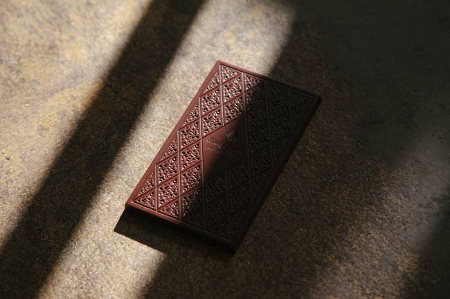 Dick Taylor Craft Chocolate - Wholesale Chocolate Bar - Fleur De Sel 73% Dark Chocolate2