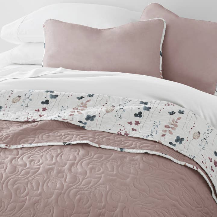 ienjoy Home - Wholesale Bedding Set - Poppy Bloom All Season Patterned Reversible Quilt Set1