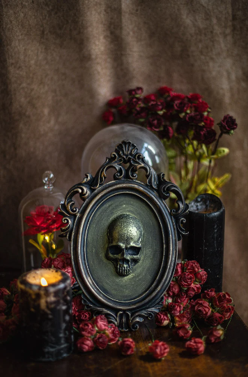 Costurero Real - Wholesale Wall Accent - Skull Frame wall art Gothic Halloween Home Decor Gold Green8