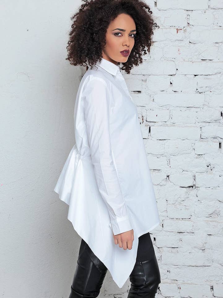 ALUNA - Chemise évasée en popeline ornée d'un magnifique soutien-gorge froncé pour la vente par ADEPTT