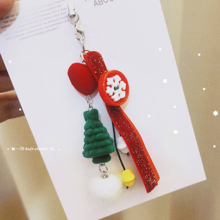 MKS America - Wholesale Keychain - Women's - Christmas Tree Snowflake Tassel Keychain1