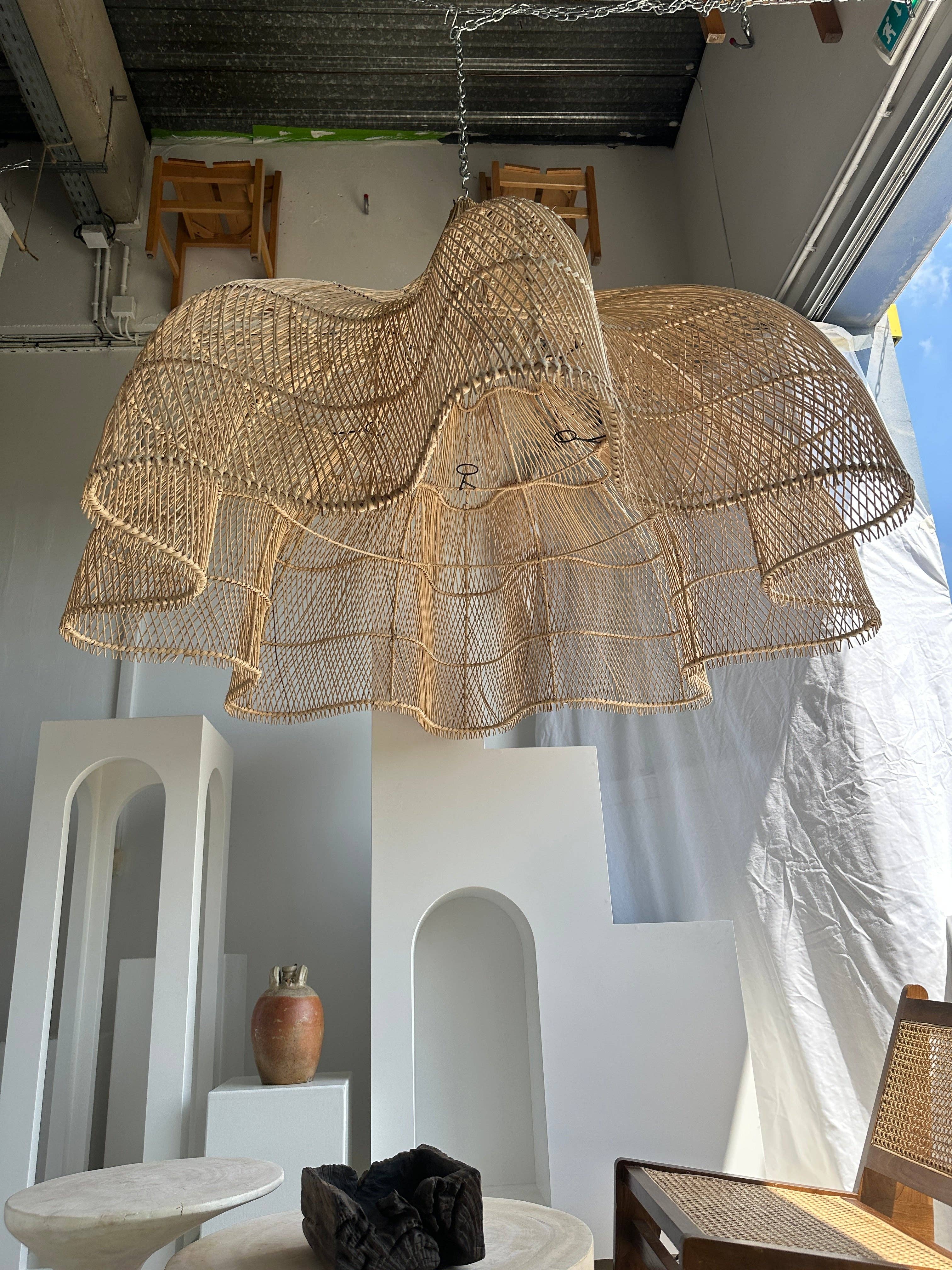 Office Objets - Wholesale Chandelier/Hanging Light - Immense rattan suspension in the shape of a flower, tulip, corolla H:1m; D:1m50160
