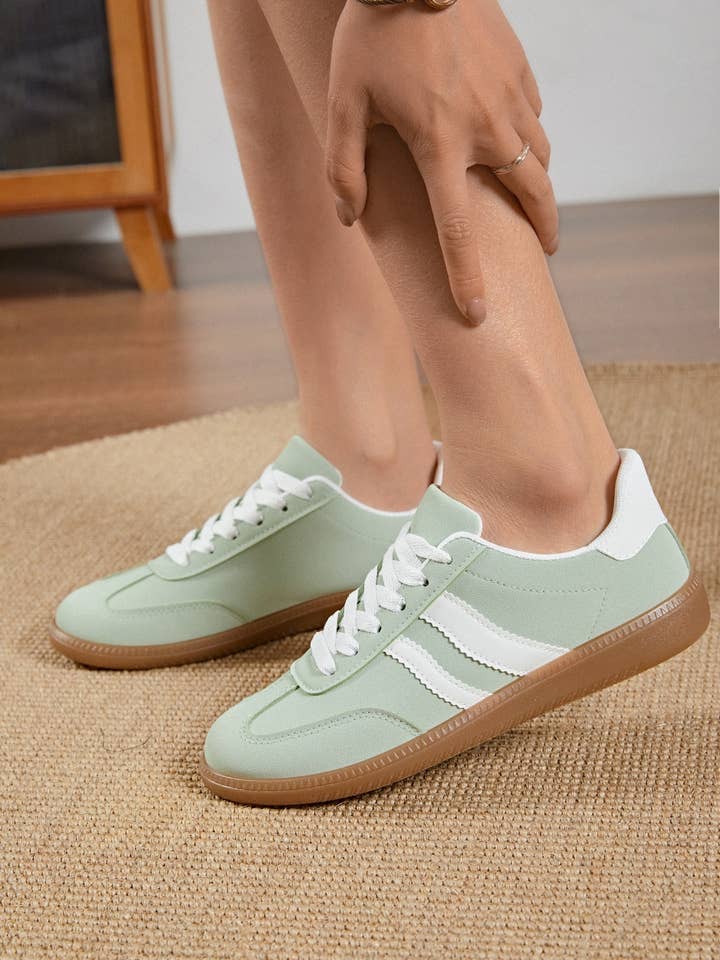 ERYNN - Wholesale Lifestyle Sneakers - Women's - lace-up sneakers - Zoe11