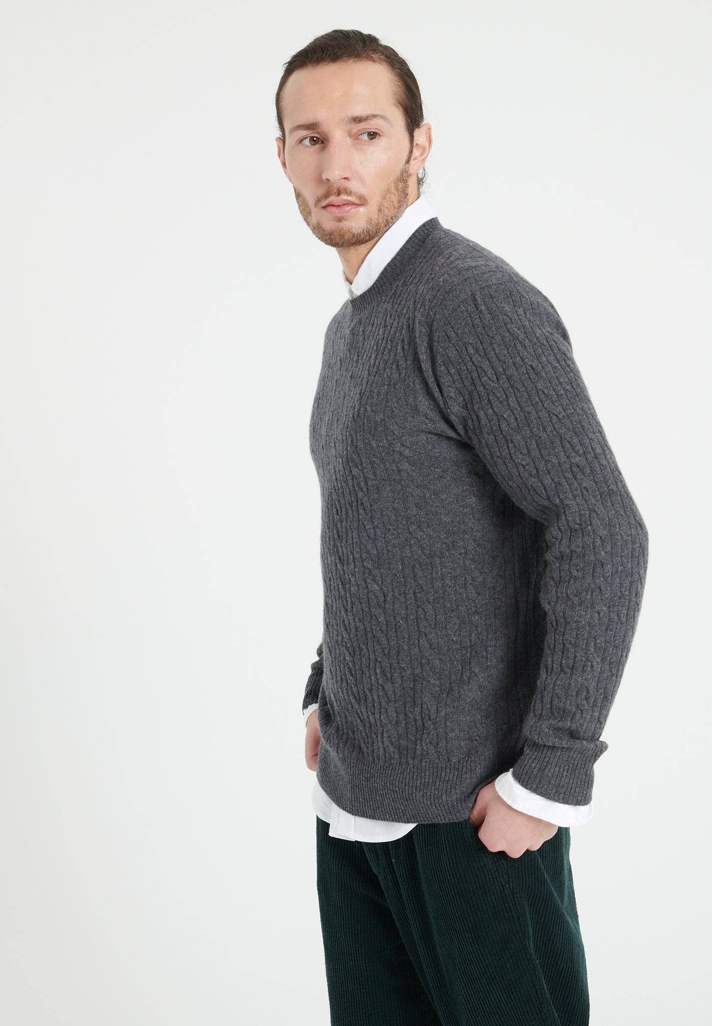 anthracite grey ZACH 5 cashmere crew neck sweater for wholesale on Faire3