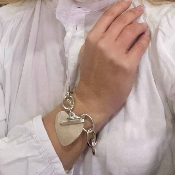 Gloria Mago - Wholesale Charm/Dangle Bracelet - Heart Clasp Bracelet Lg1