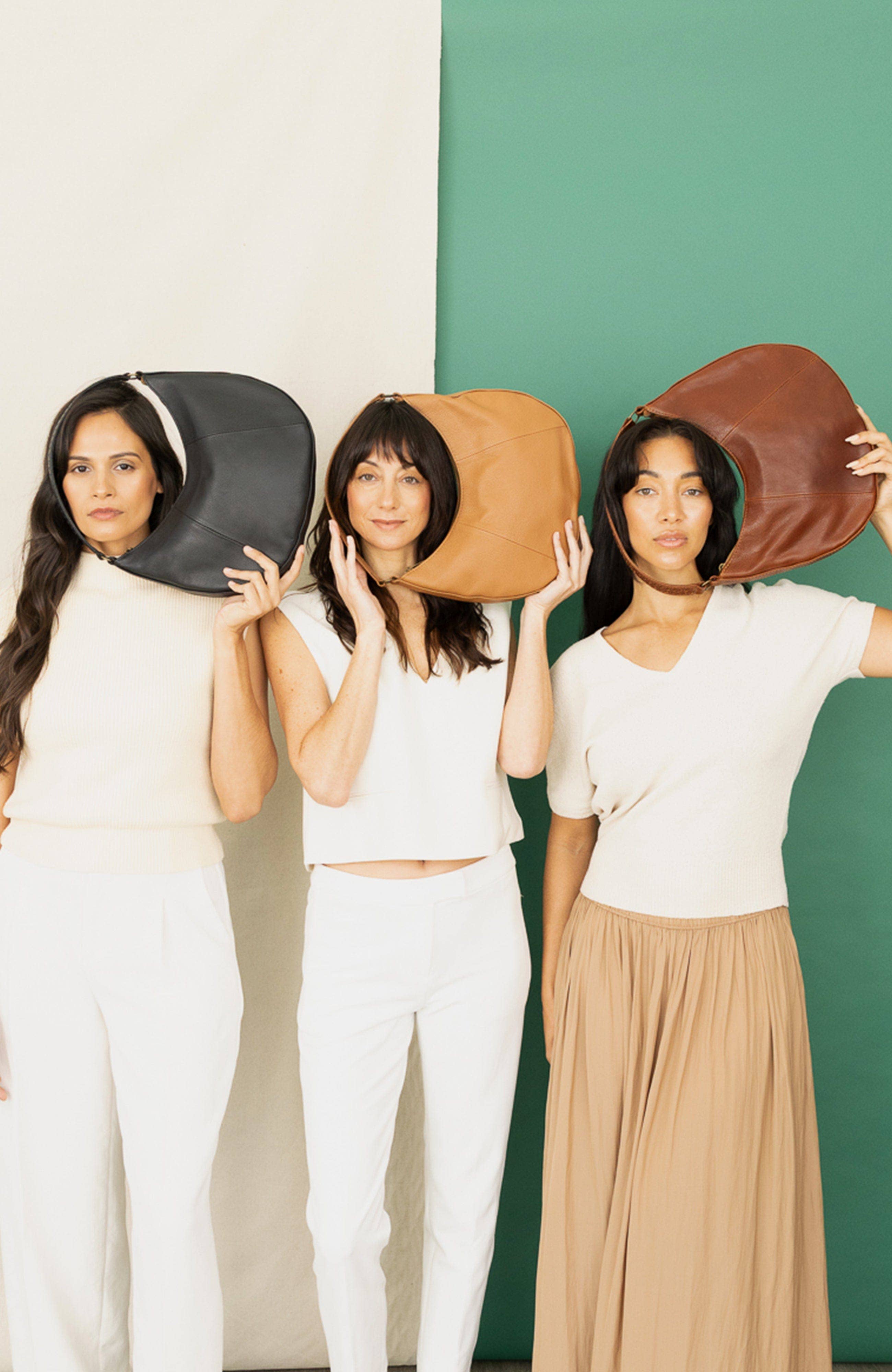 Deux Mains: Haiti Fair Trade - Wholesale Shoulder Bag - Women's - Saddle Shoulder Bag10