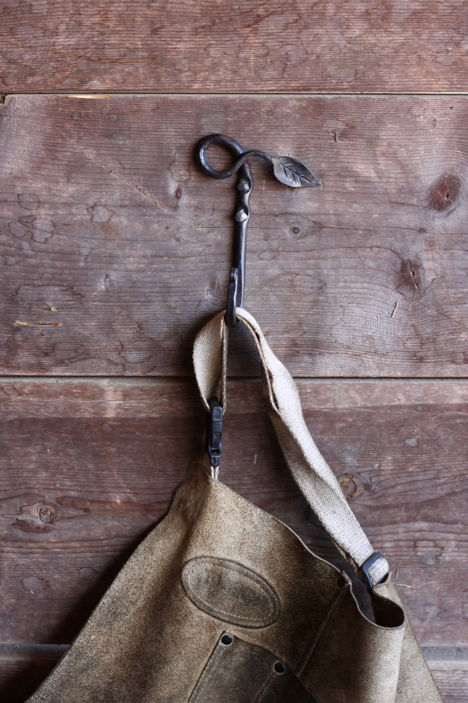 Wicks Forge - Wholesale Wall Hook - Leaf Hook - Right Facing3