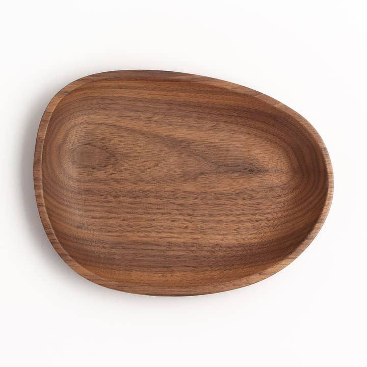Bandeja pequeña de guijarros de nogal - Bandeja de servir de madera para venta al por mayor de JBrody & Co. USA