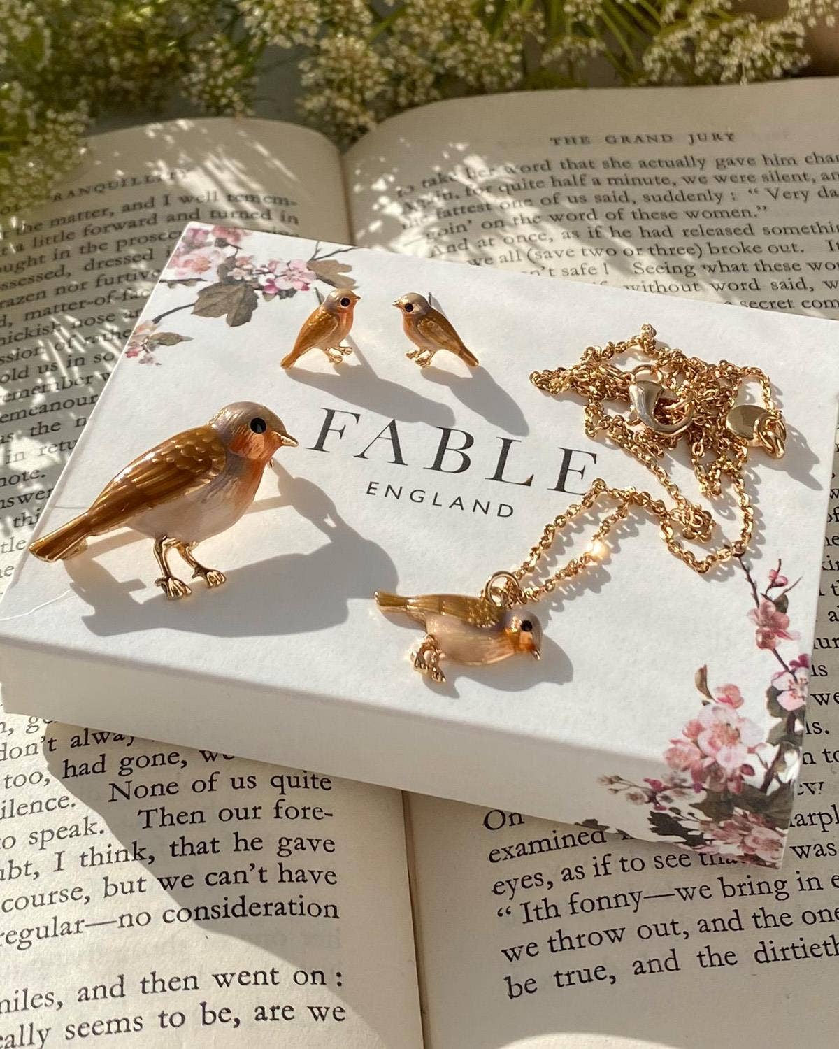 Fable England – Großhandel Broschen – NUR UK & US - Emaille-Rotkehlchen-Brosche1