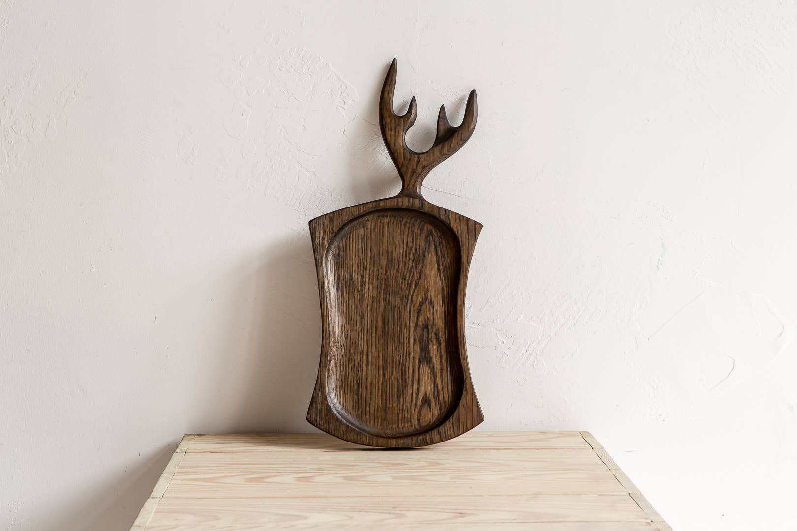 Farnoe - Wholesale Flatware Serving Piece - Oak “horned” serving/chopping board with a deepening0