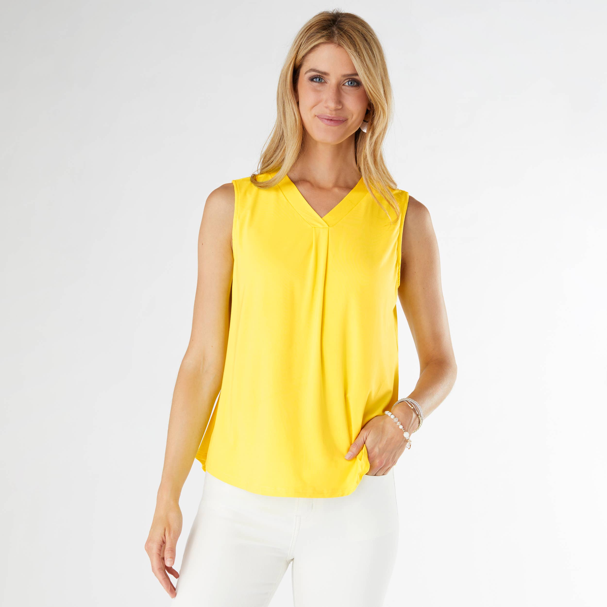 COCO + CARMEN - Wholesale Tank Top - Women's - Erin Pleat Back V-Neck Tank5
