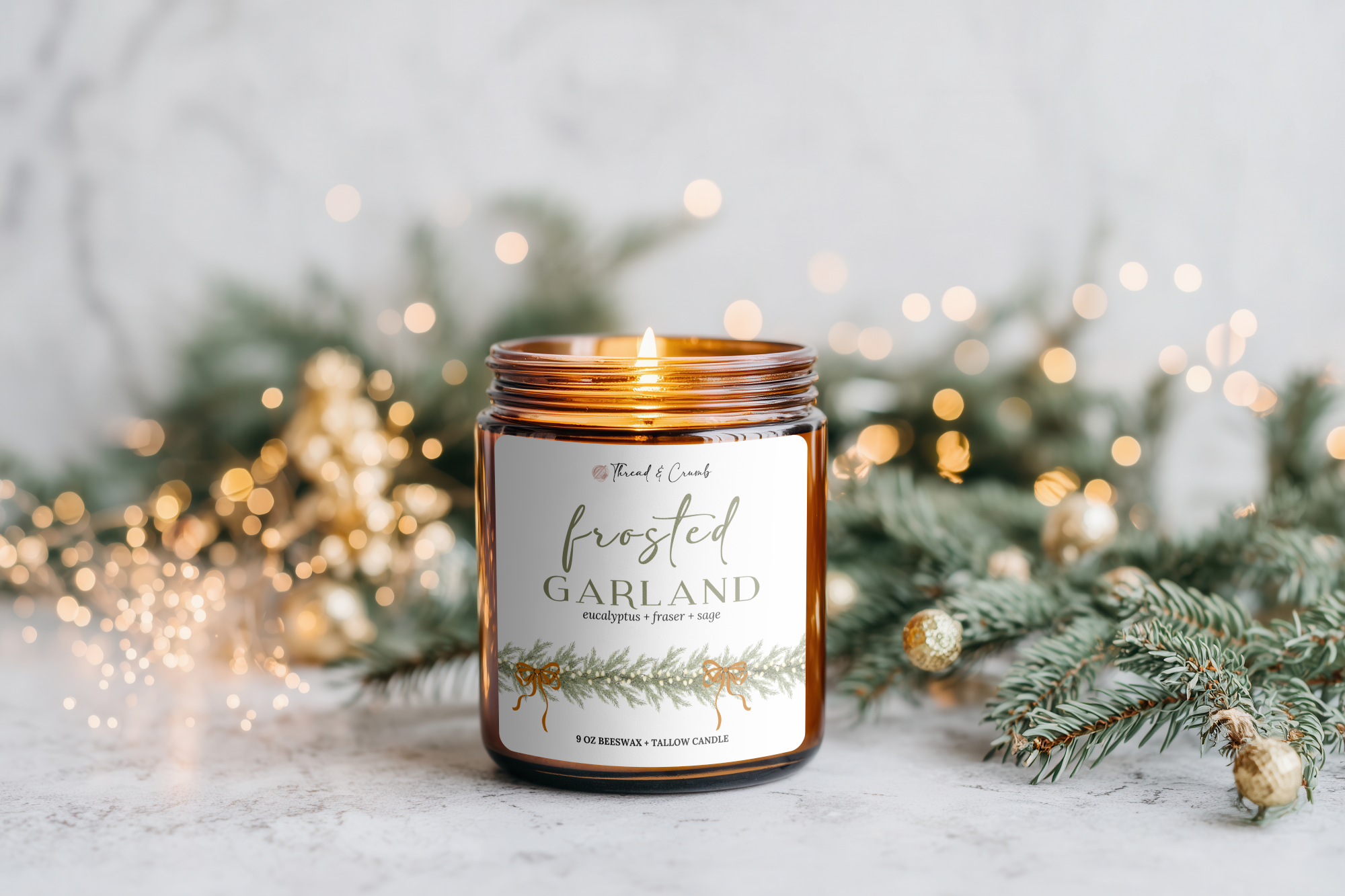 Thread & Crumb - Wholesale Pot/gevulde kaars - "Frosted Garland" Bijenwas + Talk Kaars | Feestdagen Kaars1