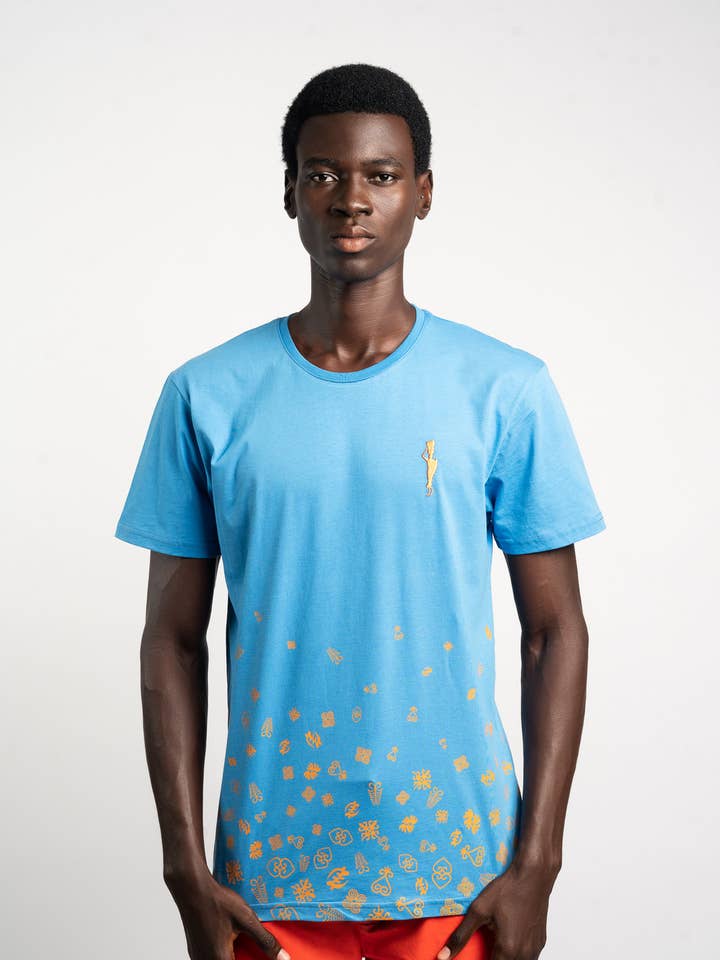 Tshirt bleu Adinkra Rising pour la vente par KoshieO