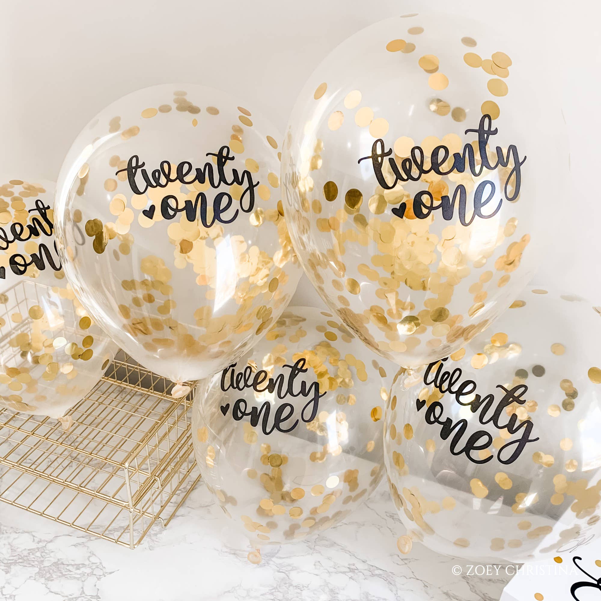 Zoé Confetti: Découvrez notre gamme de ballons anniversaire.