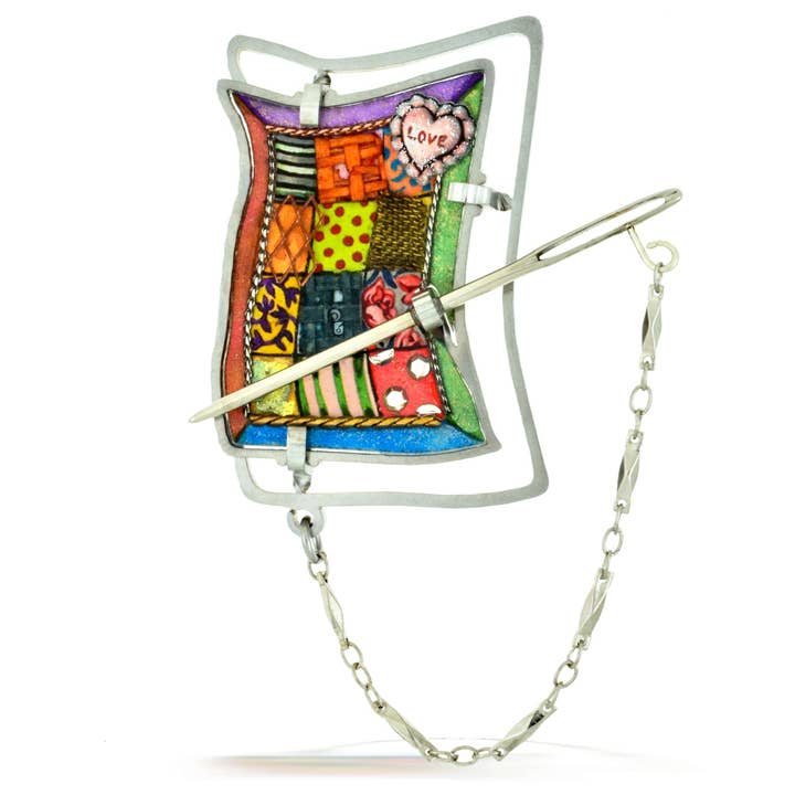 Seeka kleurrijke liefdesspeld met dekbed voor wholesale door Seeka Jewelry and Judaica