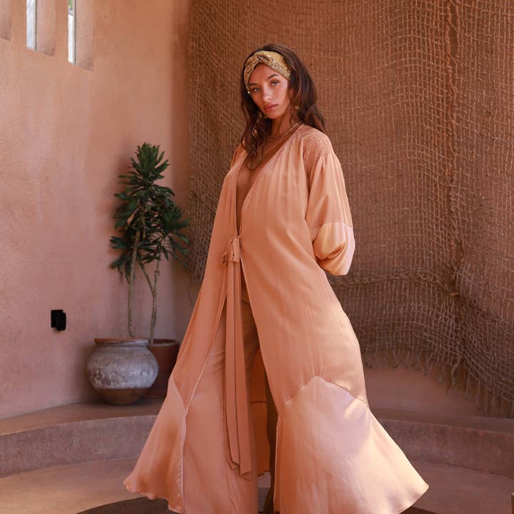 ASTRA — Silkekaftanommelkjole — Peach for engroshandel hos PAYET