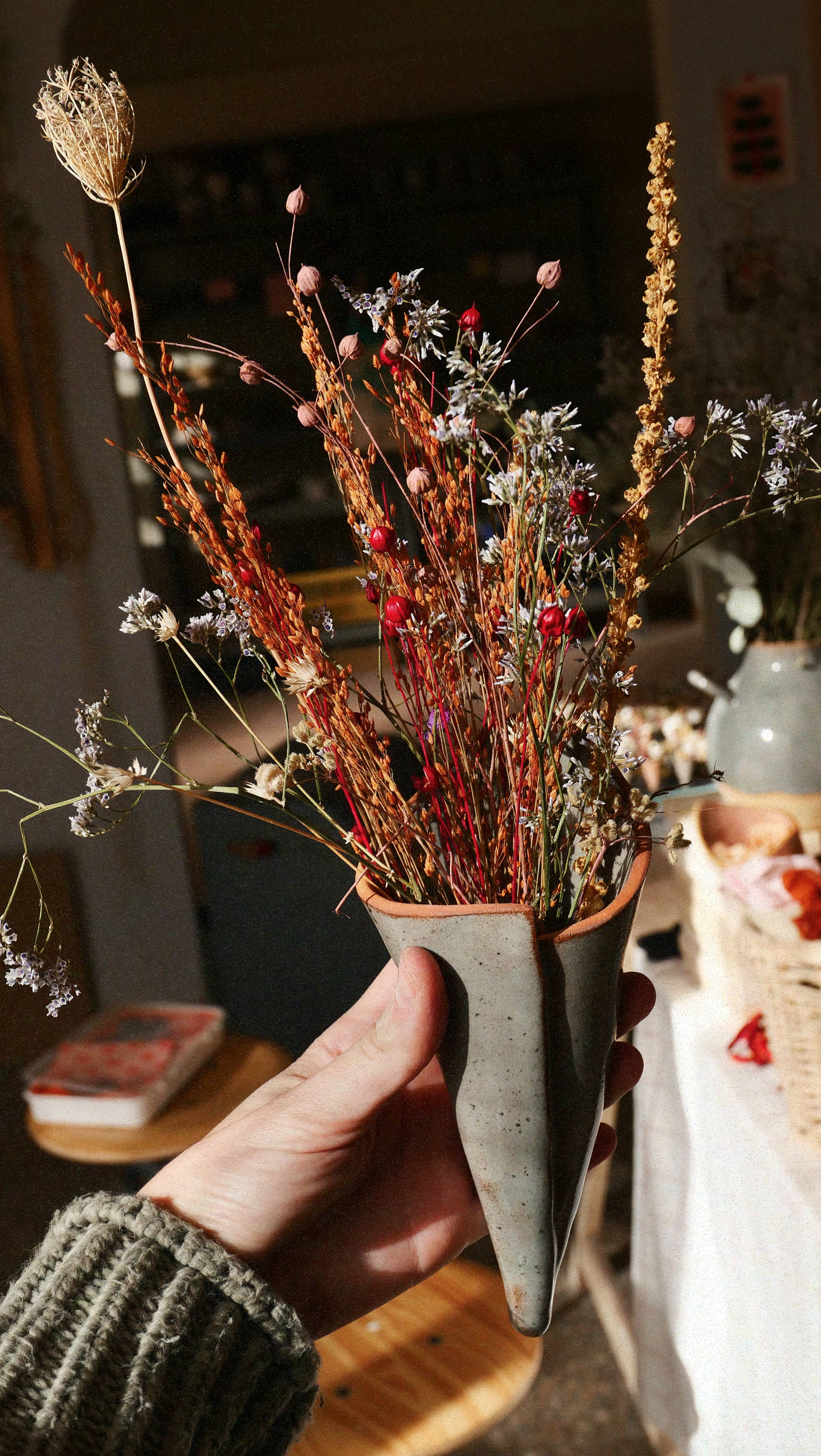 Ohyoko ceramics - Vendita all'ingrosso Fioriere a sospensione - Vasi a cono in ceramica da parete9