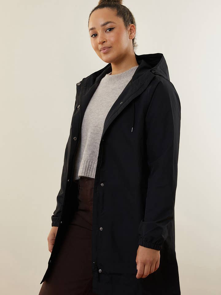 Refuge Vandtæt Genanvendt Regnfrakke - Sort for engroshandel hos Amble