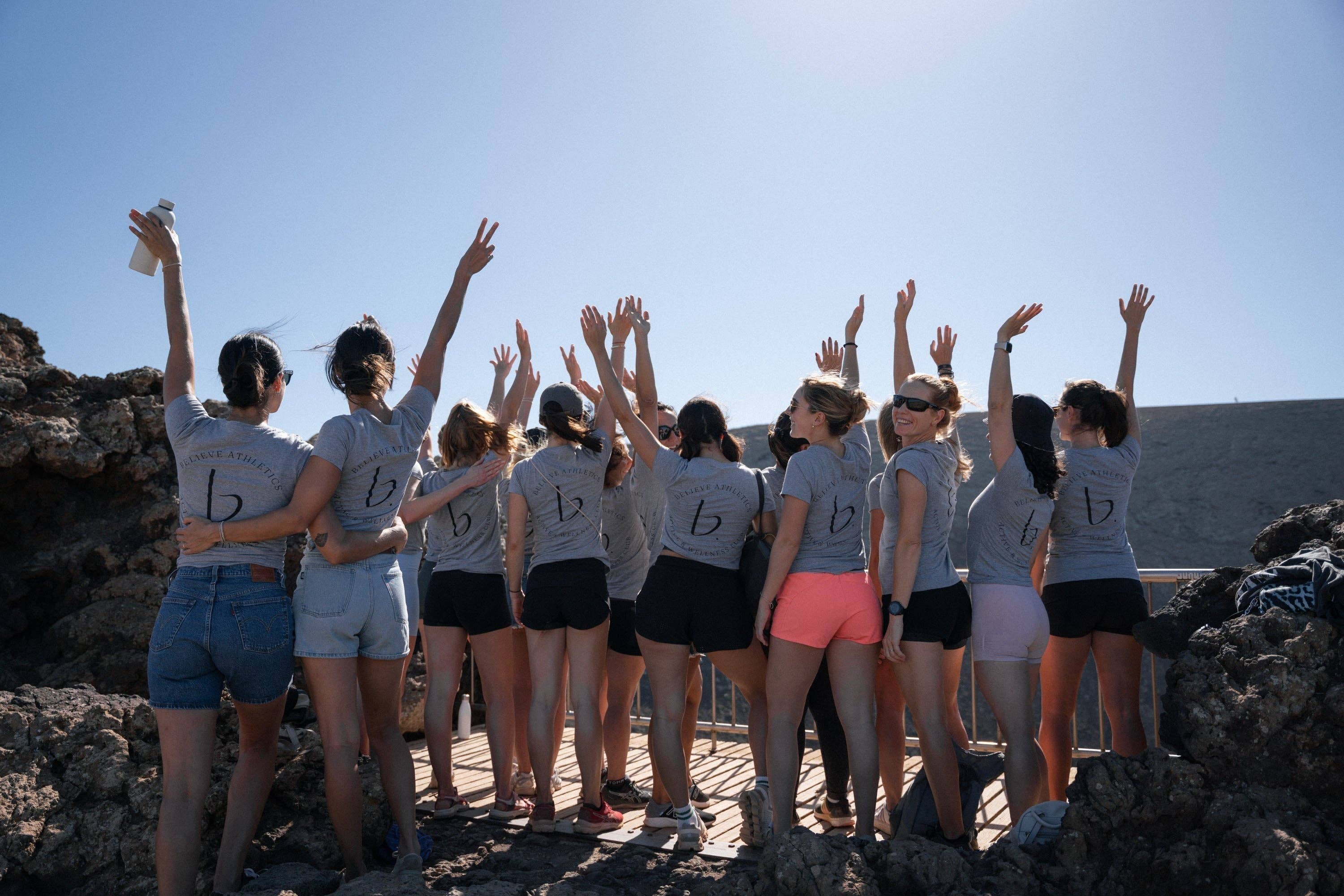 Lightgrey Camiseta Algodon Believe for wholesale on Faire2