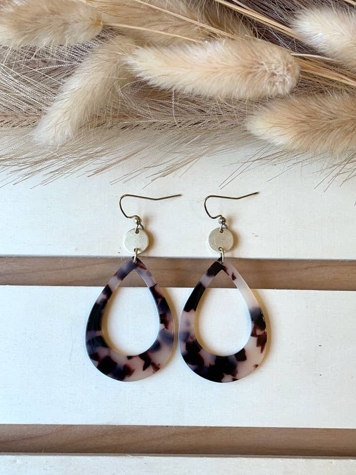 Acetat Teardrop baumeln für den Großhandel von Clover + Coast Designs