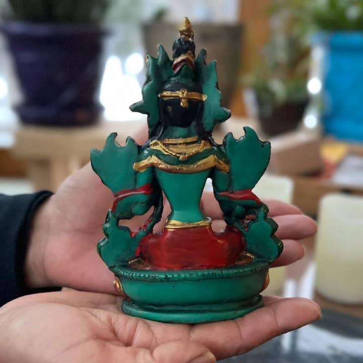 Lungta Imports - Venta al por mayor Escultura - Gran estatua de resina de Tara Verde, diosa madre budista tibetana1