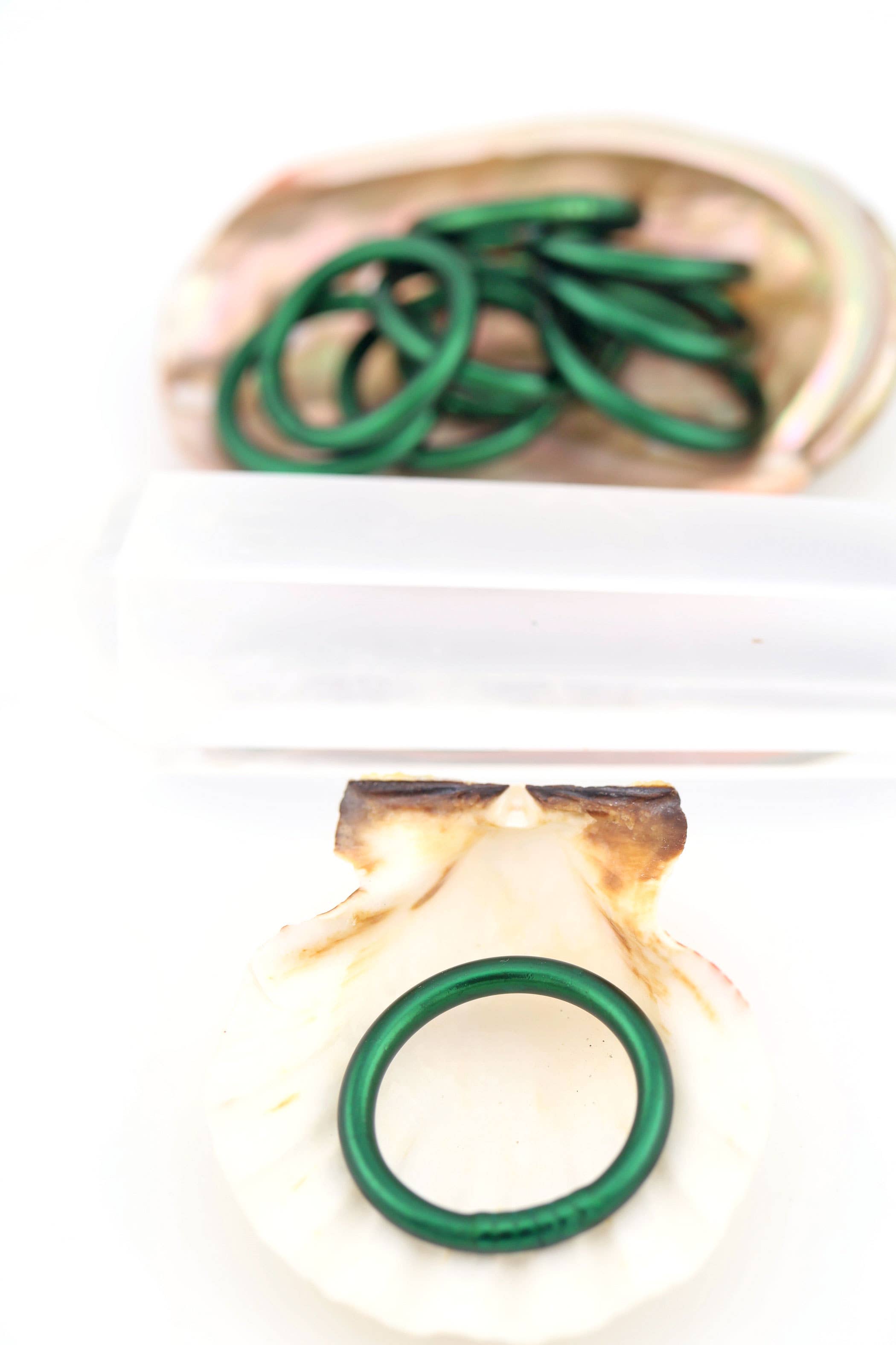 Woman Shops World - Vente Anneau/bague à empiler - Bagues de temple bouddhiste thaïlandaises simples, colorées, Kumlai32