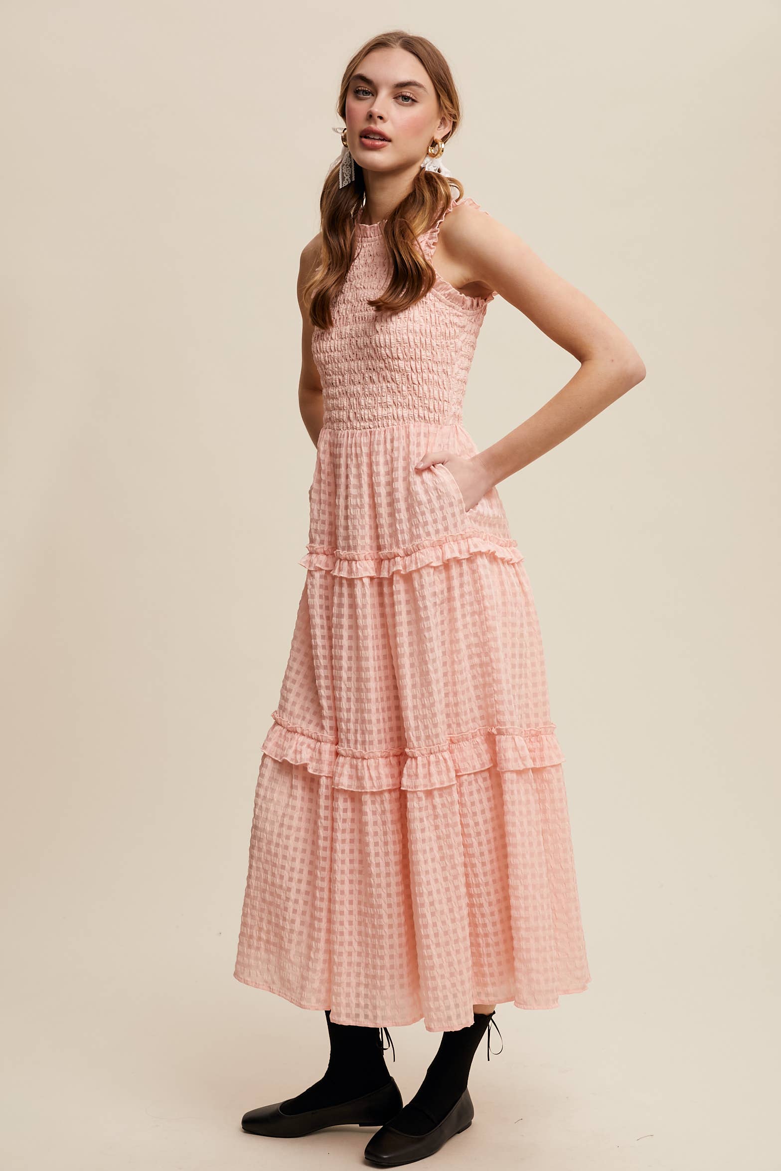 Listicle – wholesale Dress – Women's – Sleeveless Gingham Maxi Dress with Ruffle Details11