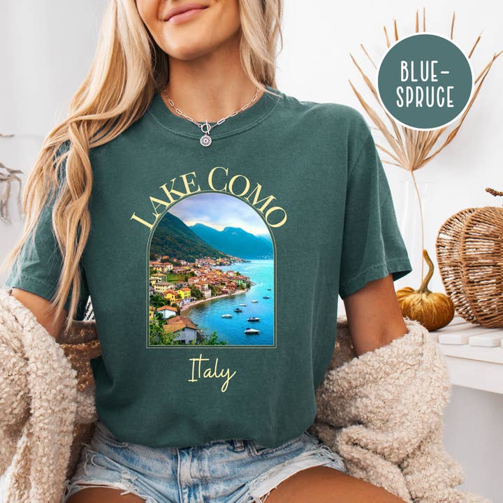 T-shirt Comfort Colors® Lac de Côme Italie pour la vente par CindyL Boutique