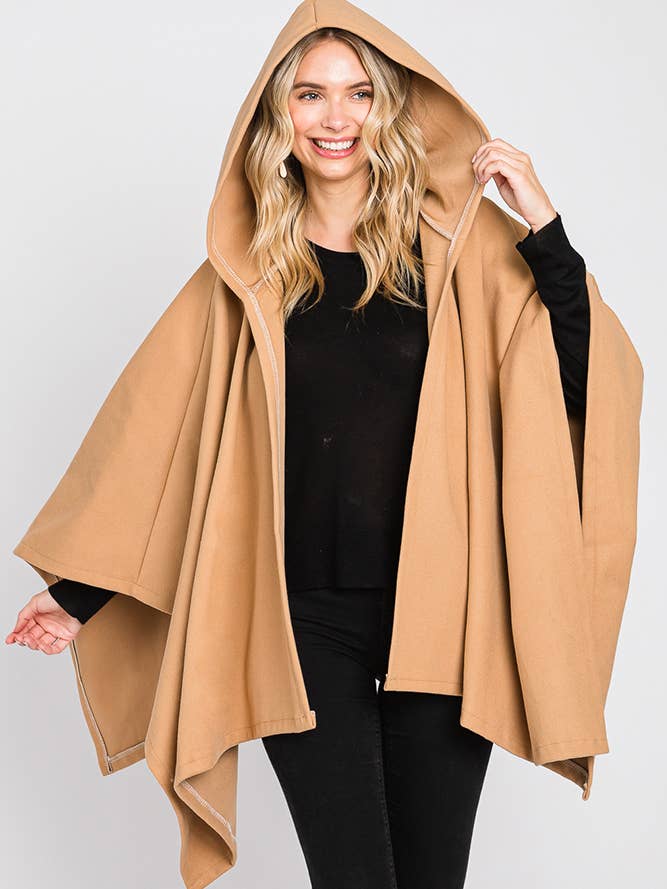 Ruana Solid à capuche pour la vente par Hana