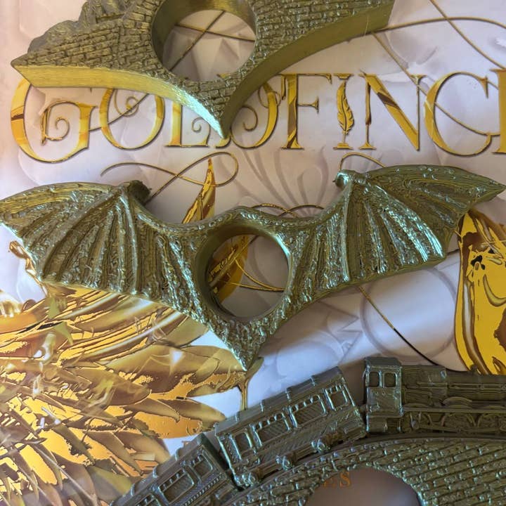 Cryptid Creations – Großhandel Lesezeichen – Lesezeichen mit Drachenschwingen0