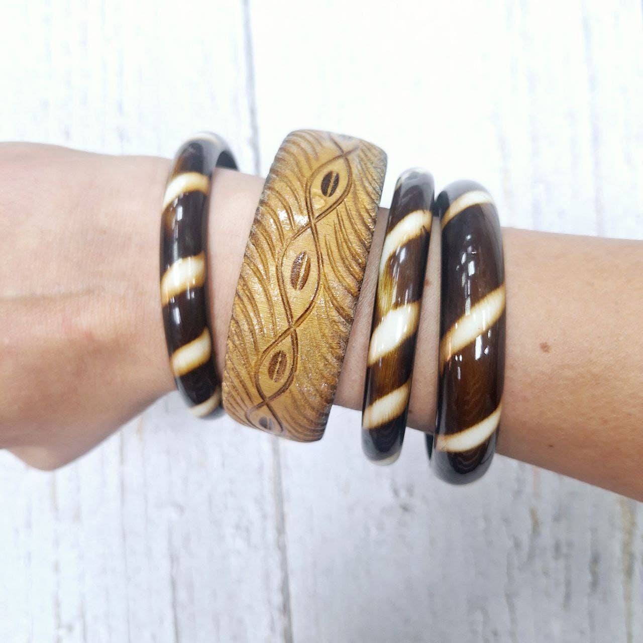 Hecho a mano - Wholesale Jewelry Set - Assortment of bracelets4