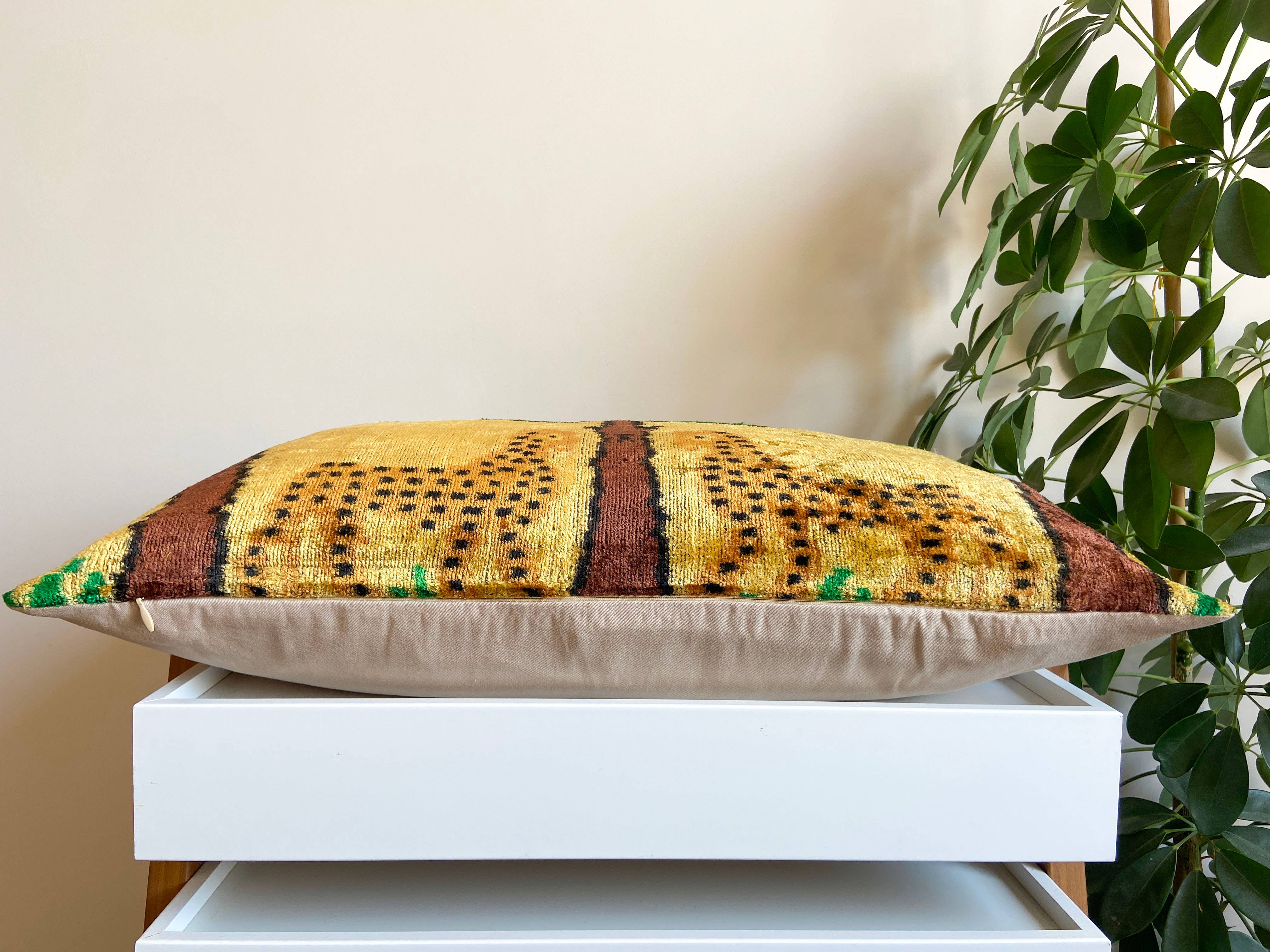 Ikat Atelier - Wholesale Throw Pillow Cover - Ikat Animal Tiger Pillow Cover, Ikat Cushion, Throw, Home8