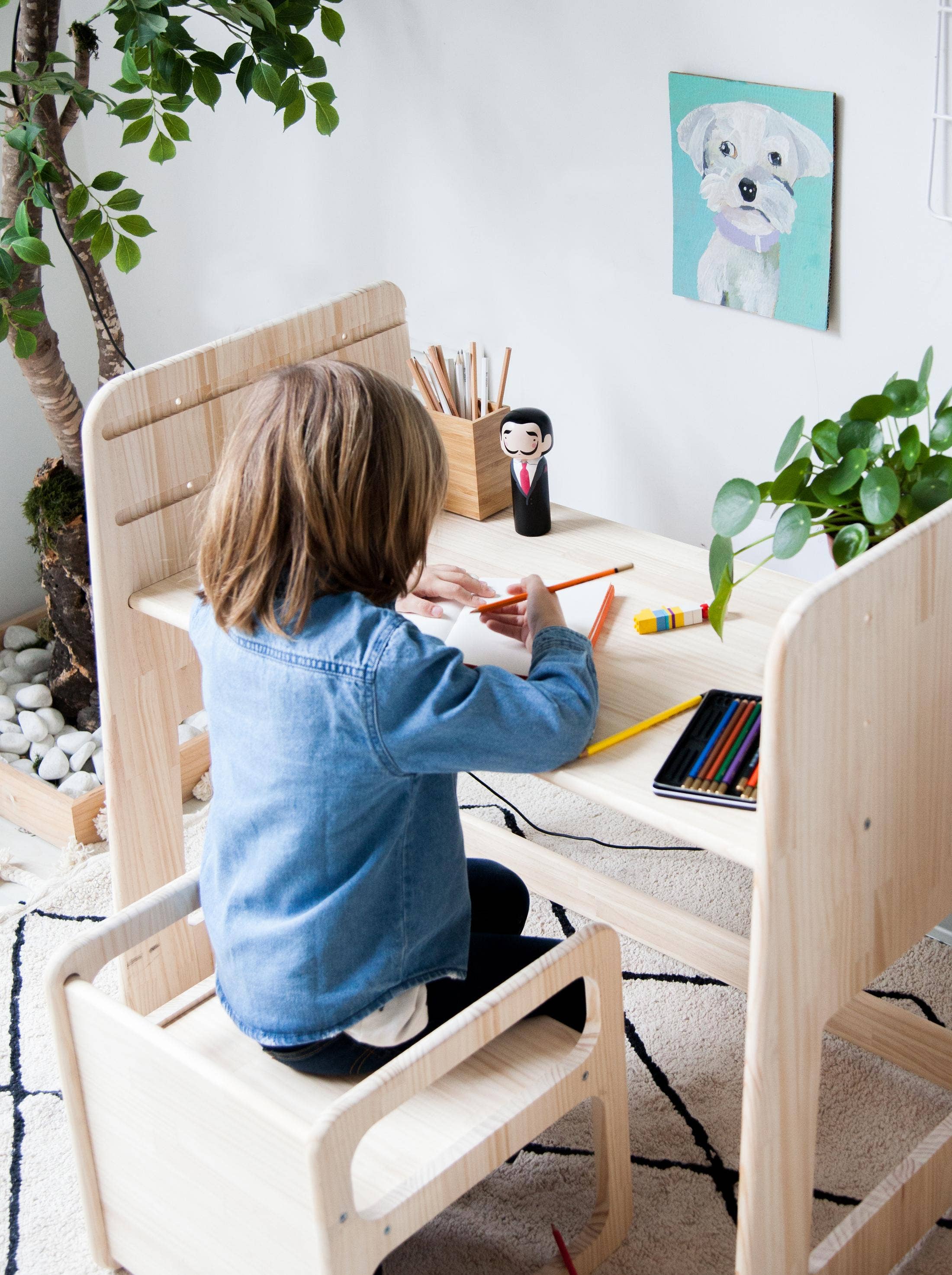 Really Nice Things – wholesale Desk set – Solid pine wood desk in natural wood color Montessori3