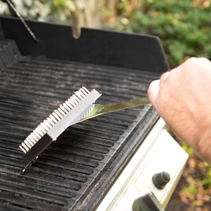 Fox Run Brands - Wholesale Grill cleaning brush - Outset Grande Verde Grill Brush with Replaceable Scraper,17"2