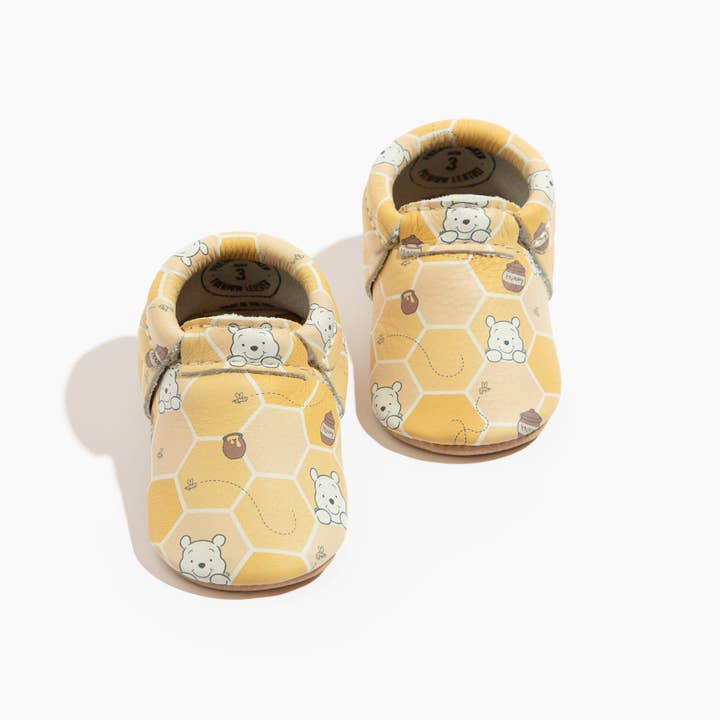 Disney Pooh Bär Waben Stadt Babyschuh für den Großhandel von Freshly Picked