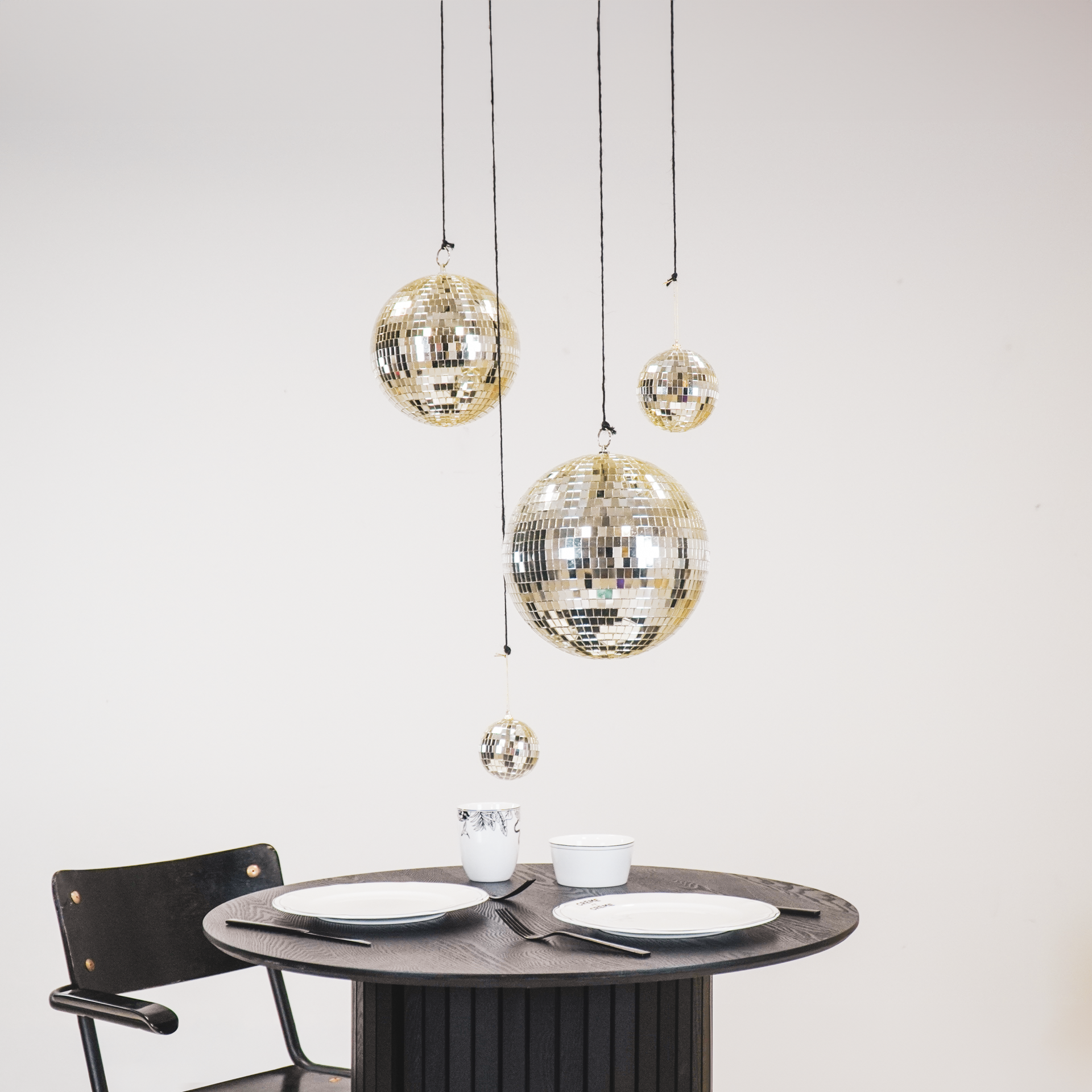 Housevitamin bv - Wholesale Ornament - Christmas Decoration -  Christmas Hanger - Discoball - Foam - Gold - 10x10x10cm4