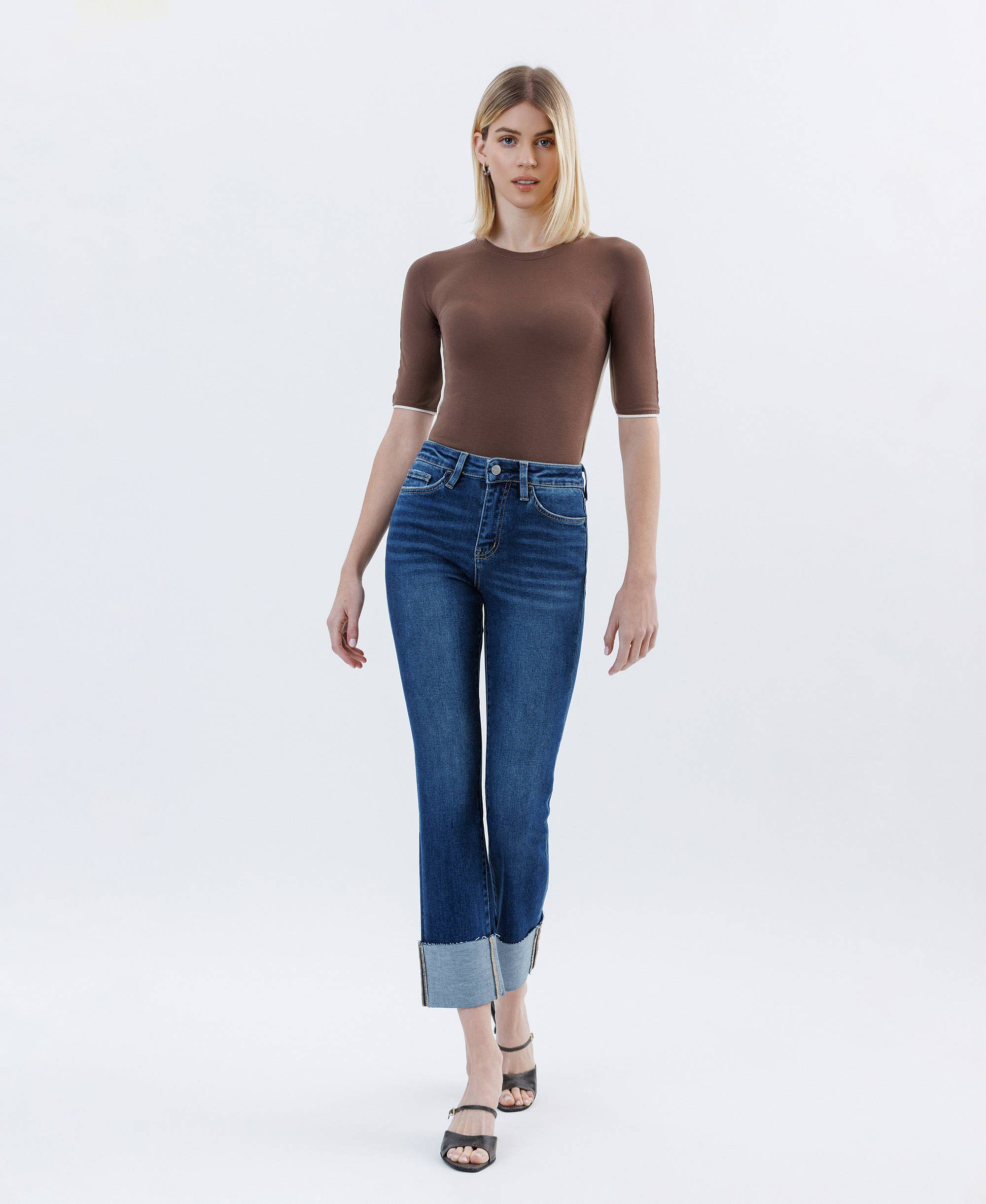 SAGACIDADE CALÇA JEANS RETA FINA COM PUNHO ALTO LV1595 para venda a revendedores na Faire2