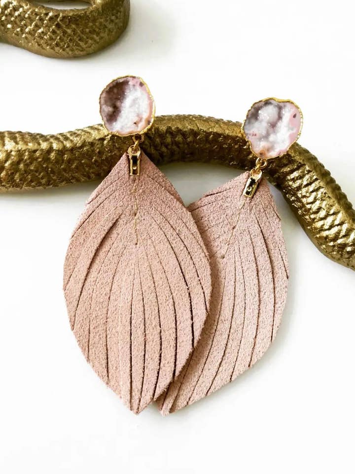 Plumes Milly Drop pour la vente par Mia K Designs