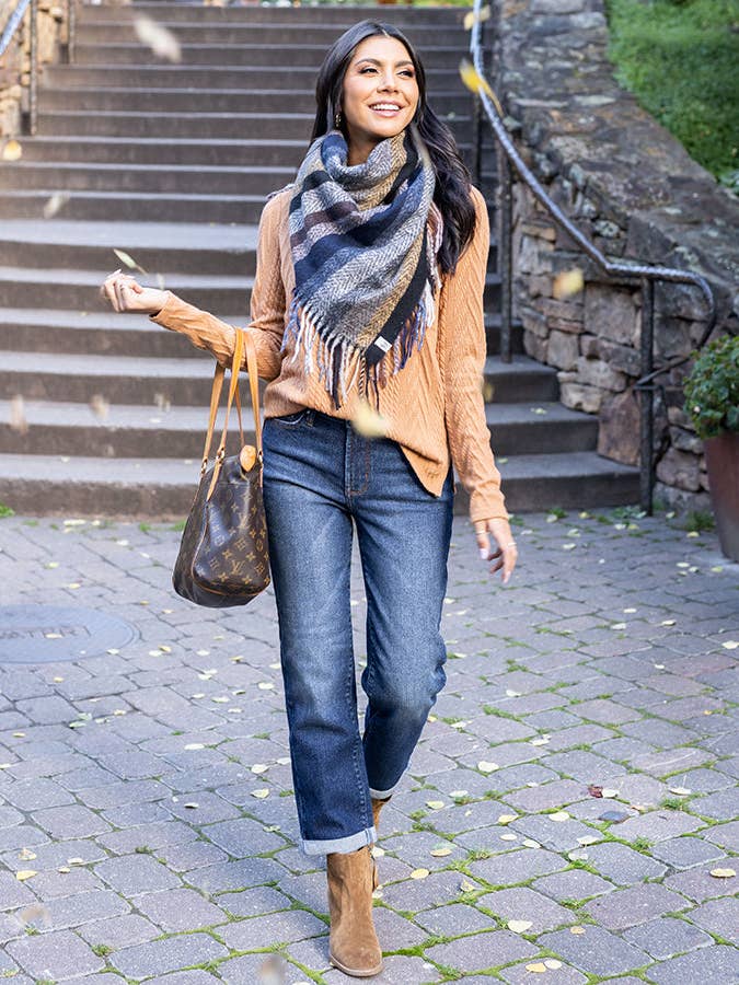 Premium Denim Jeans in Vintage Dark-Wash for wholesale on Faire7