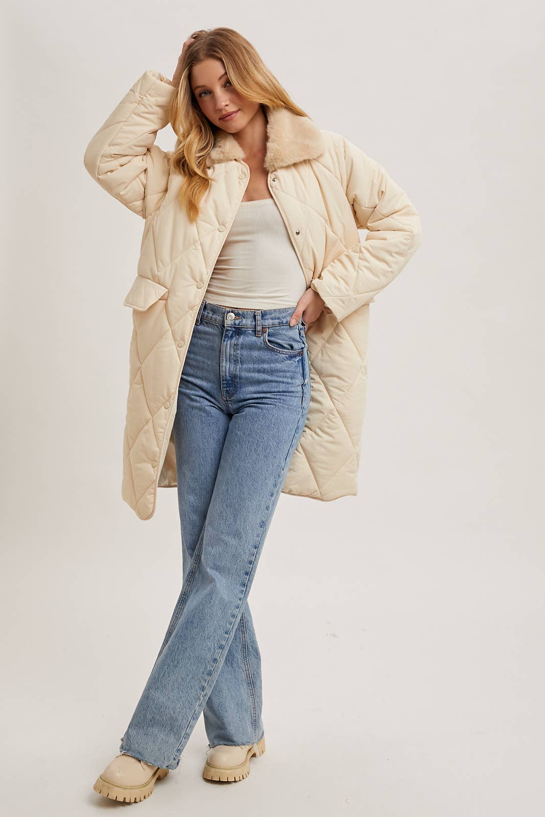 Bluivy - Wholesale Pufferjack - Dames - GEWATTEERDE MIDI-PUFFERJAS MET KRAAG VAN IMITATIEBONT EN KNOOPSLUITING15