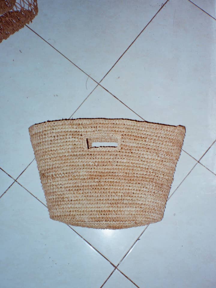 Clutch Saturday pour la vente par Beach Access