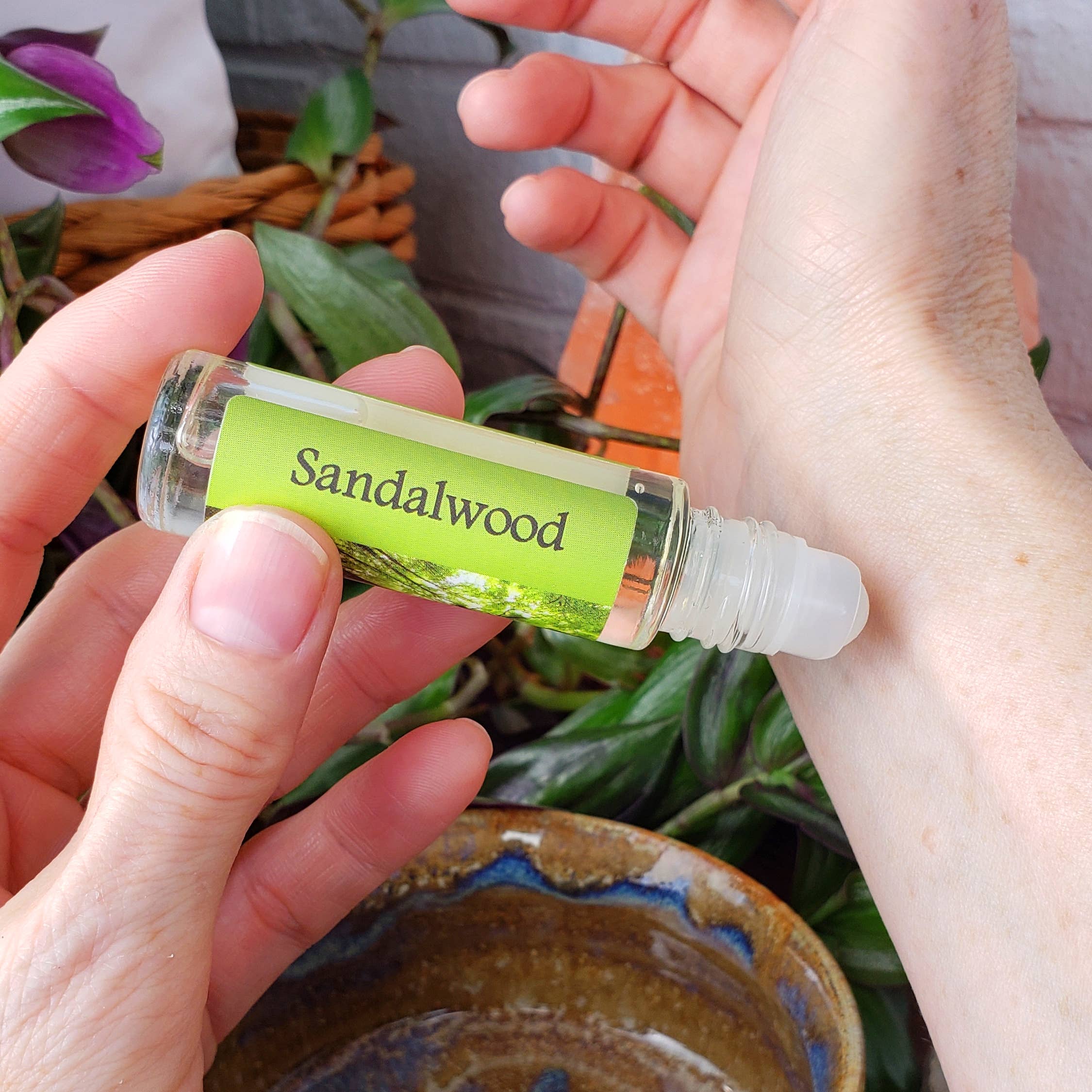 River Village - Wholesale Roll-On Fragrance - Sandalwood Perfume Oil by Shadow Scents4