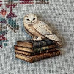 Gufo su Libri Calamita in Legno per Aghi per la vendita all'ingrosso da parte di The Crafty Grimalkin