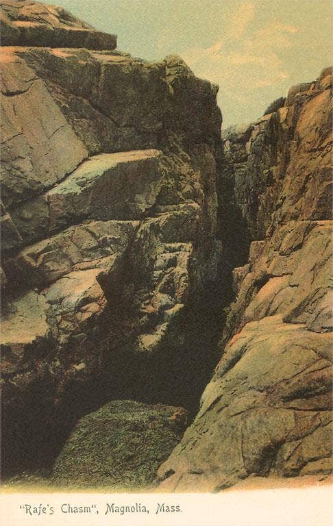 Found Image Press - Wholesale Magneet - Magneet MA-230 Rafe's Chasm, Magnolia, Mass.0