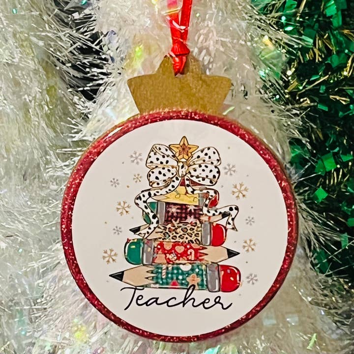 ORNEMENT DE NOËL EN FORME DE CRAYON D'ENSEIGNANT pour la vente par Stuck On Joy