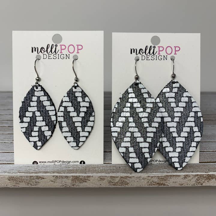 Pendientes Hoja de Cuero Chevron Blanco y Carbón para venta al por mayor de molliPOP Design